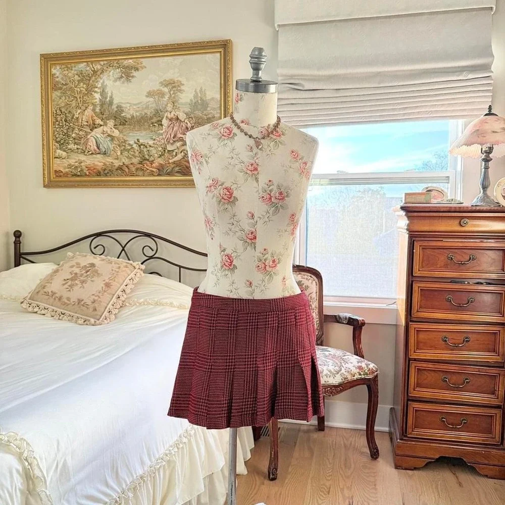 N/A red plaid